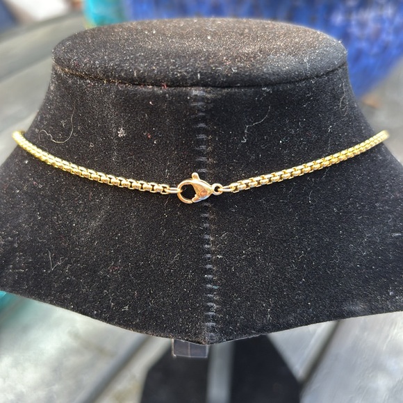 Authentic Large Gucci Gold Charm Multicolor Stones on chunky gold plated chain - Picture 6 of 6